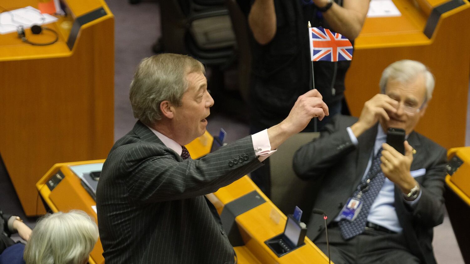Brexit, l'Ue ha dato il via libera all'accordo di recesso