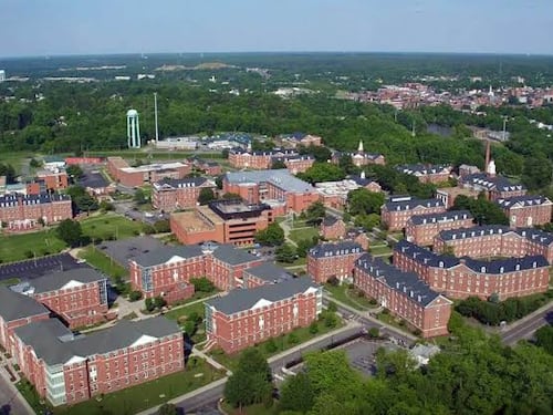 Stati Uniti, sparatoria all’Università della Virginia: cinque feriti