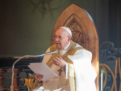 Nuovo bollettino per il Papa: "Condizioni stabili, nessuna conseguenza dopo il broncospasmo"