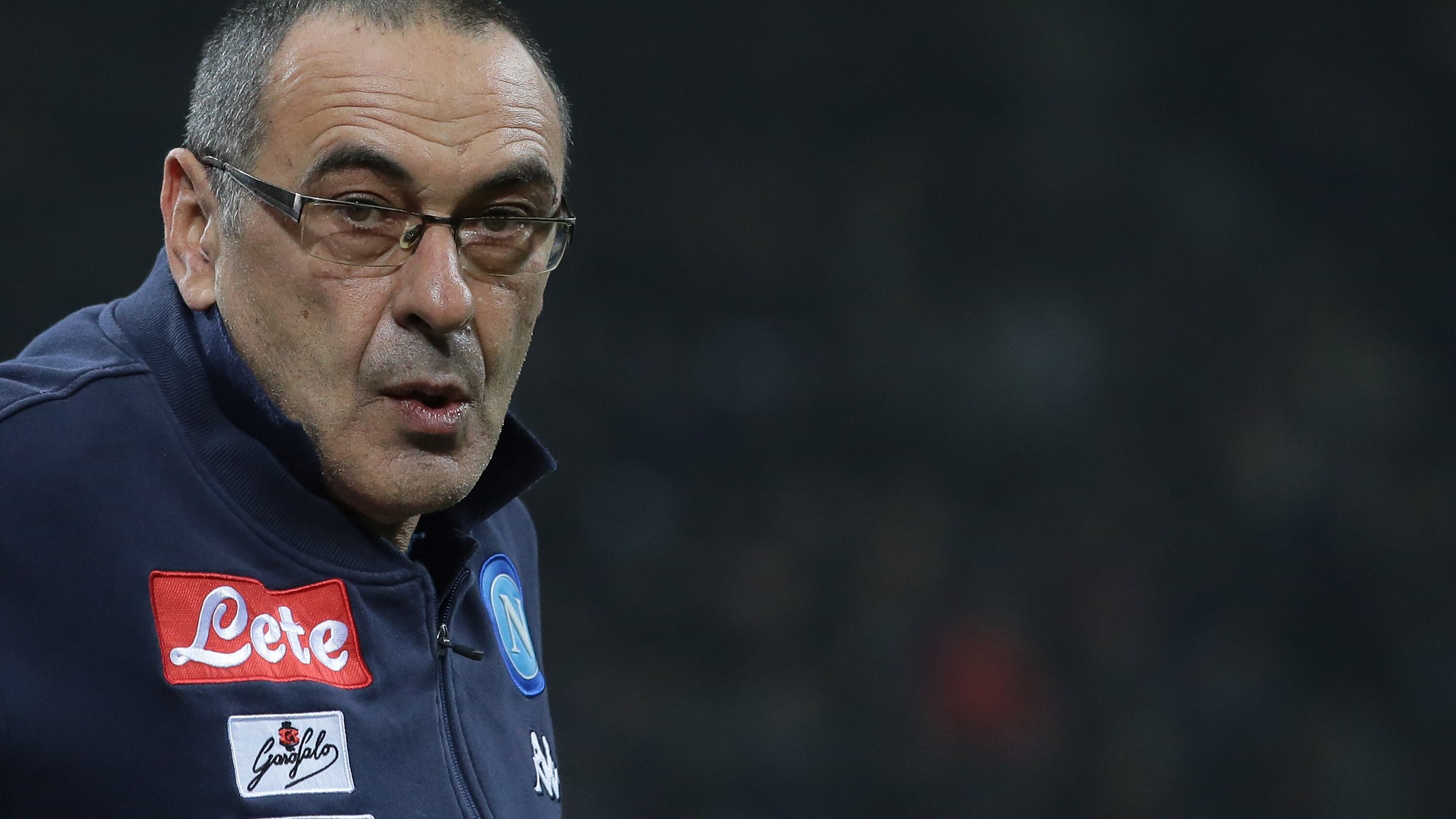 Il Napoli affonda Zenga Ma Sarri lo tiene sulle spine