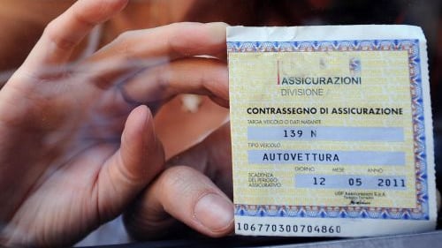 Polizze Rc Auto, gli automobilisti italiani sono i più tartassati d'Europa