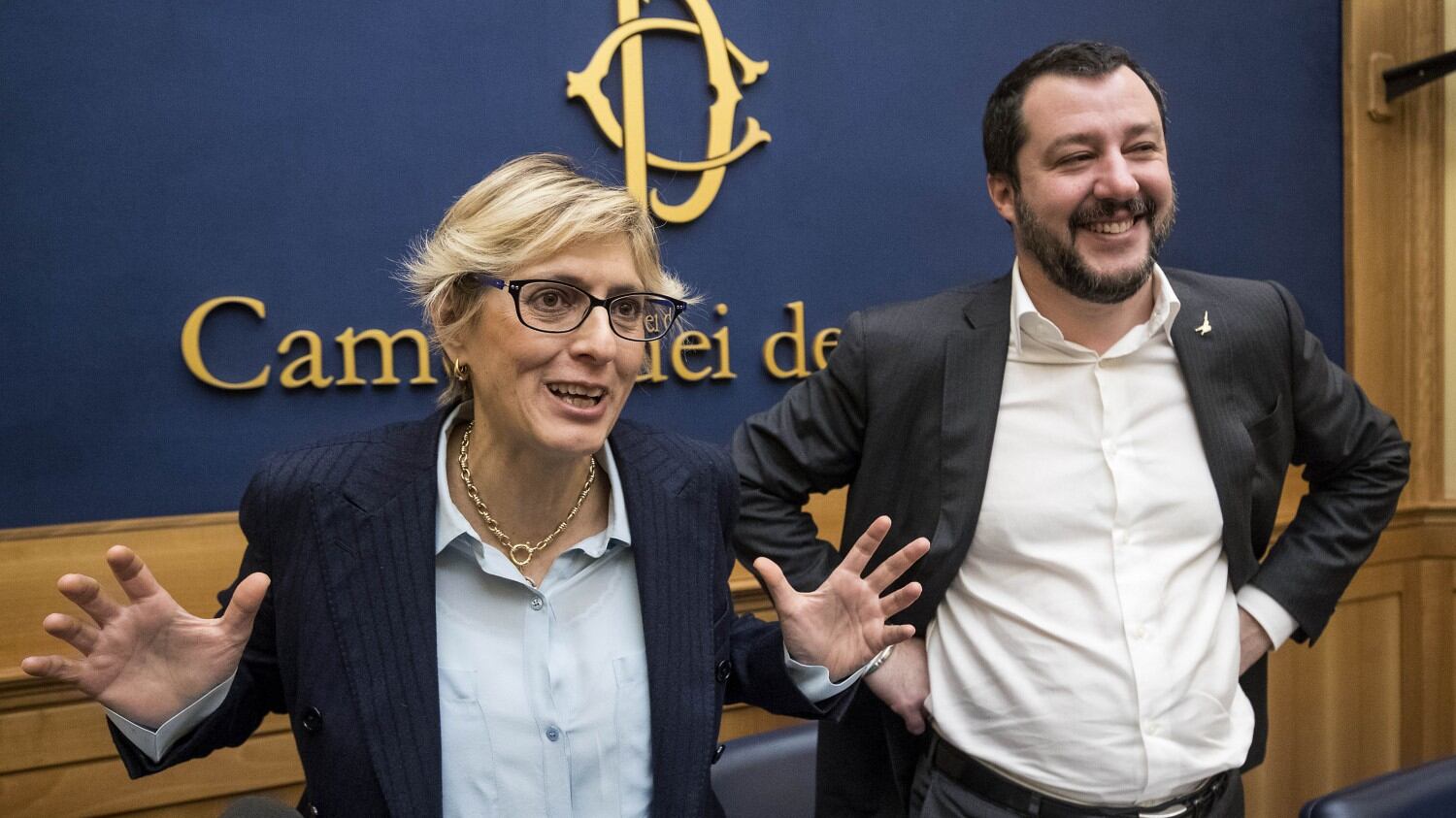 Legittima difesa, Bongiorno non ha dubbi: "Se sento passi in casa io sparo"