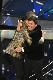 Sanremo 2024: ecco il look della terza serata del Festival dI conduttore, co-conduttrice e ospiti 12