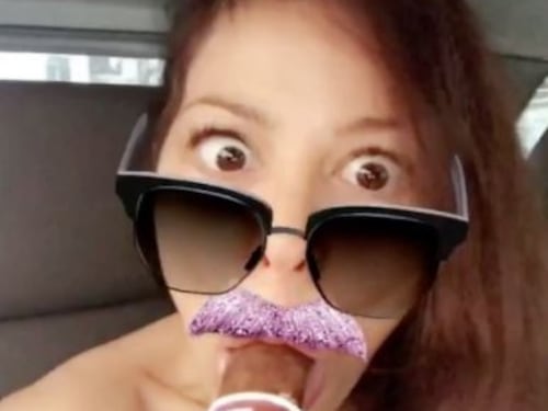 Naike Rivelli provoca i fan con un calippo: "Mai prendersi sul serio"