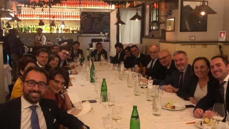 Alla cena natalizia dei ministri manca Fioramonti, che valuta le dimissioni
