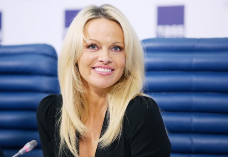 Pamela Anderson: le foto della bionda tutta curve 4