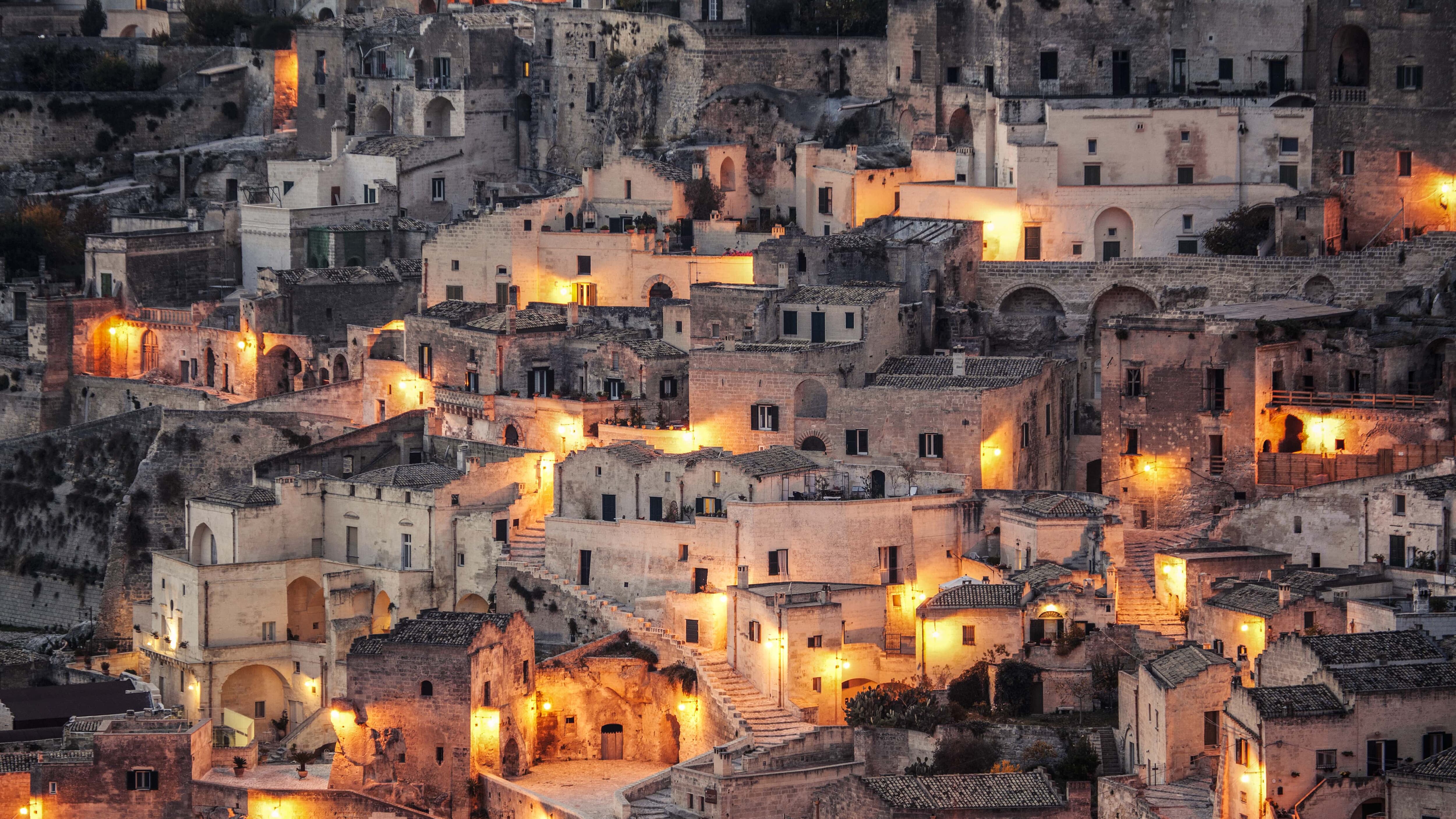 Matera, la città dei sassi è Capitale culturale 2019: al via l'inaugurazione