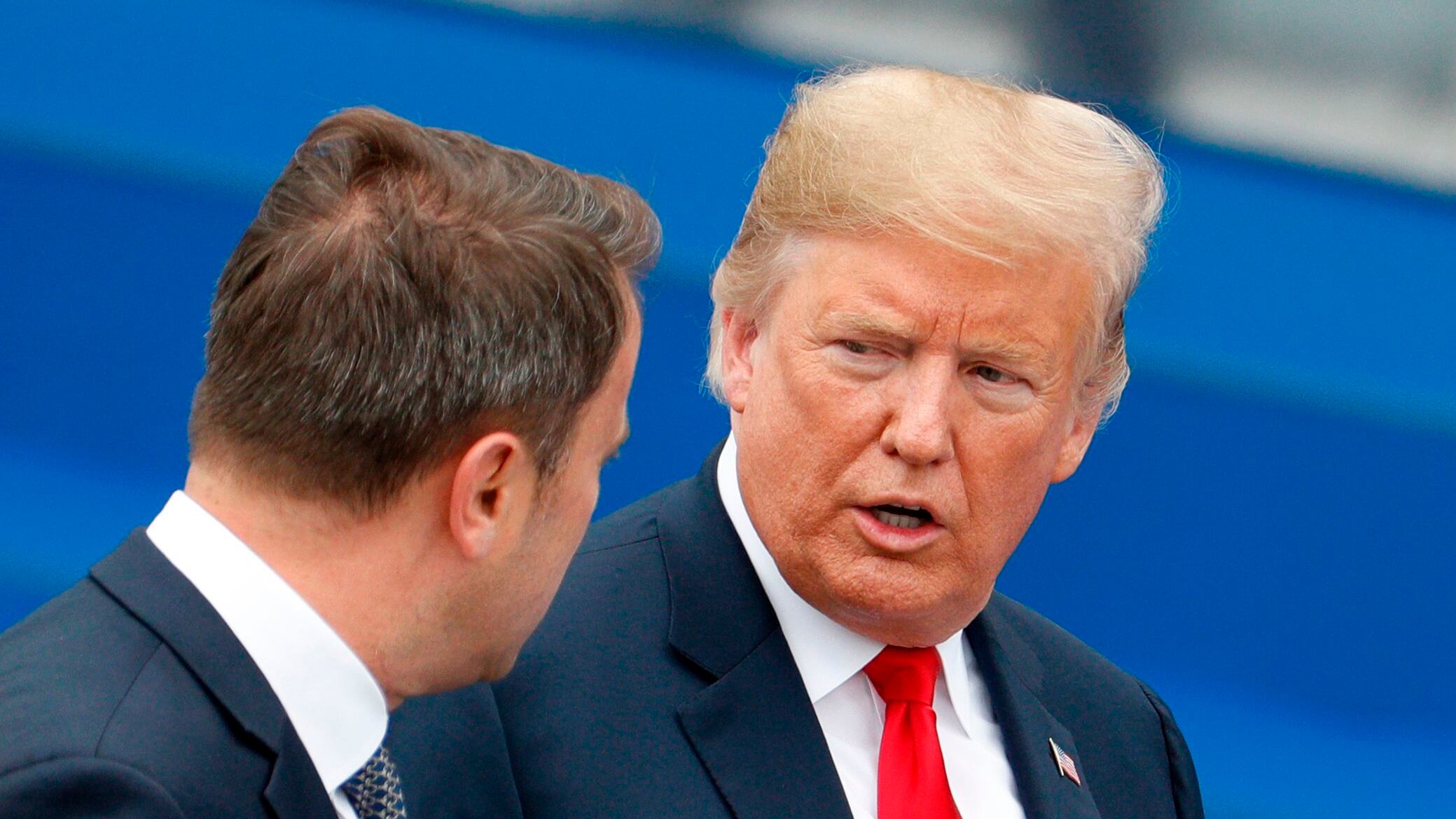 Vertice Nato, Trump sfida gli alleati: "Raddoppiare le spese militari"