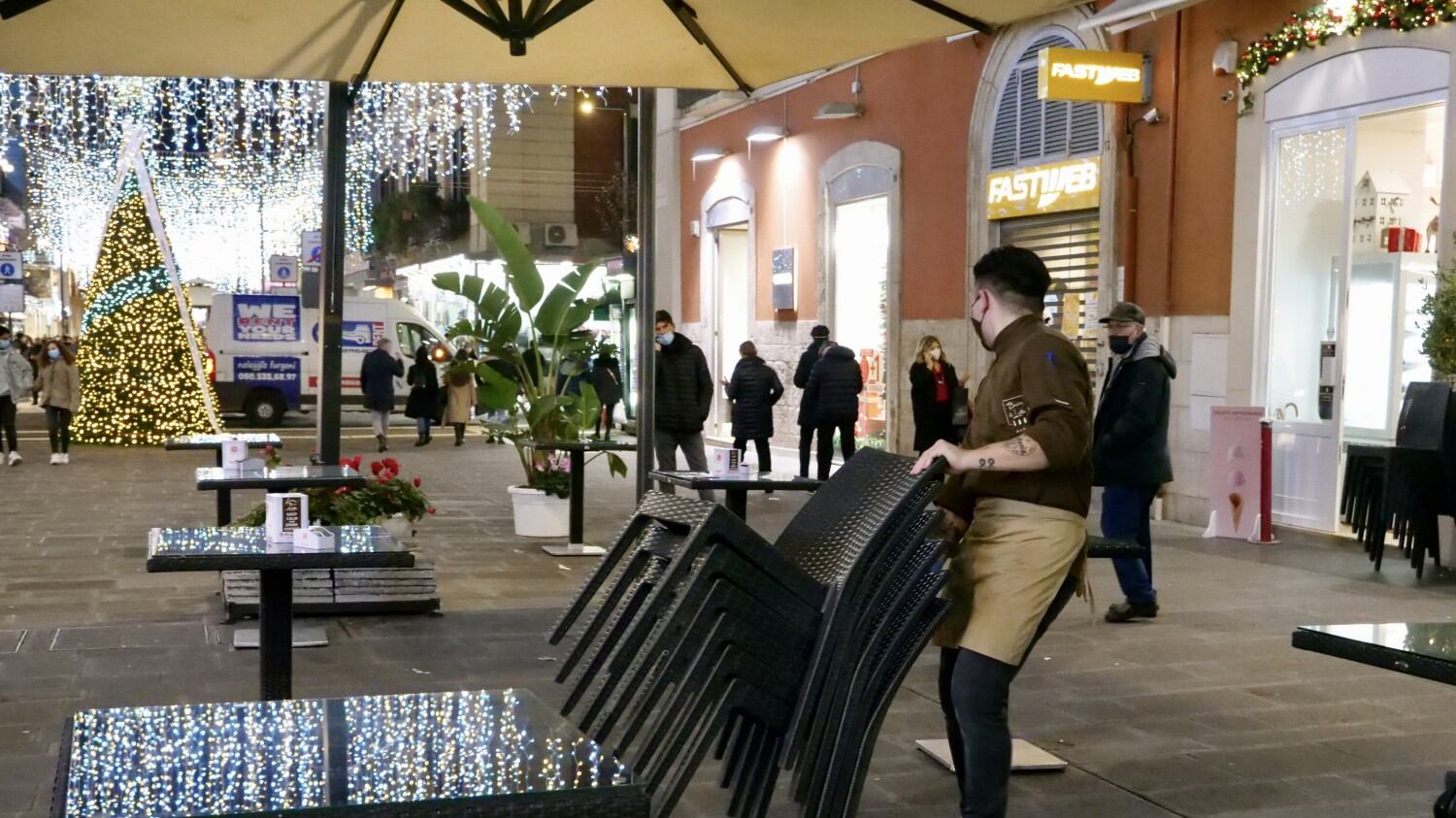 Nuovo ceppo aumenta i rischi: la ripresa sarà a forma di K