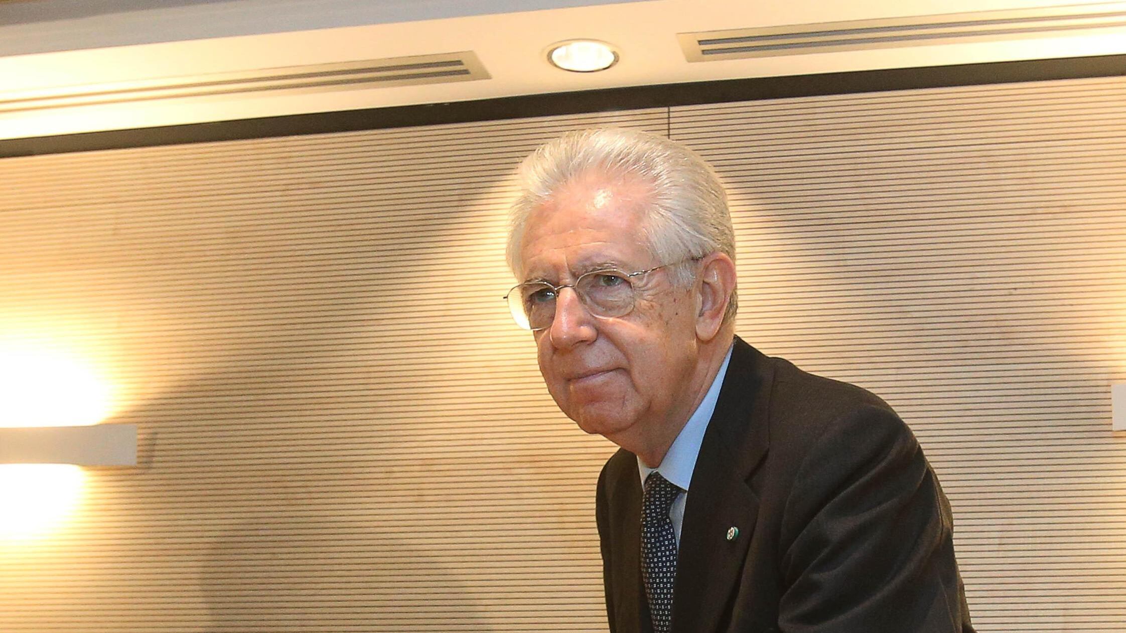 Il video che imbarazza Monti e il Colle