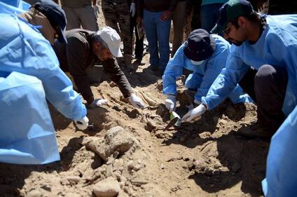 Iraq, trovate 10 fosse comuni con 1700 soldati iracheni 4
