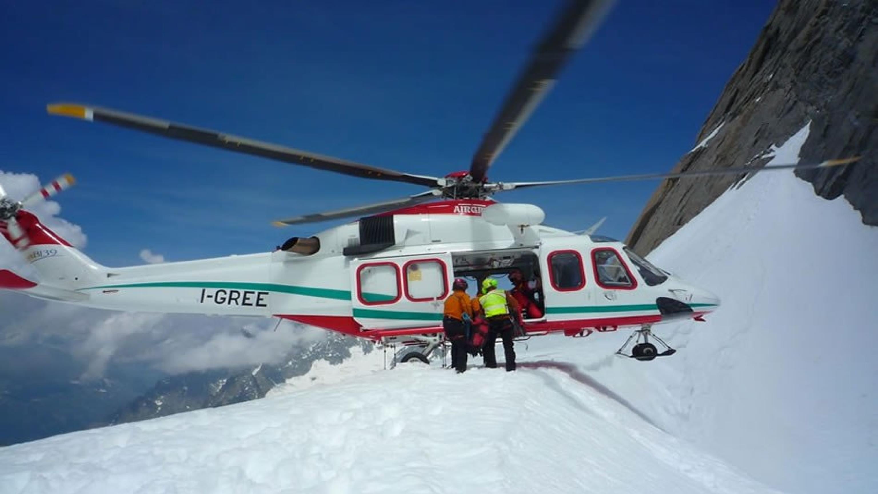 Schianto su un albero: muore sciatore di 21 anni