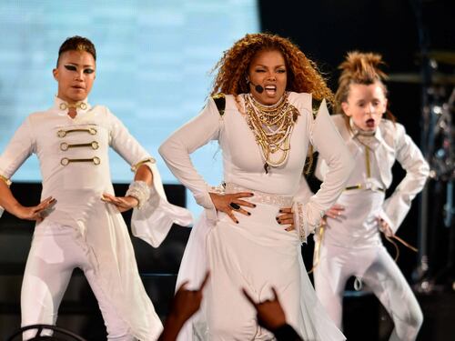 Janet Jackson convertita all'Islam: tour con coreografie e abiti "casti"