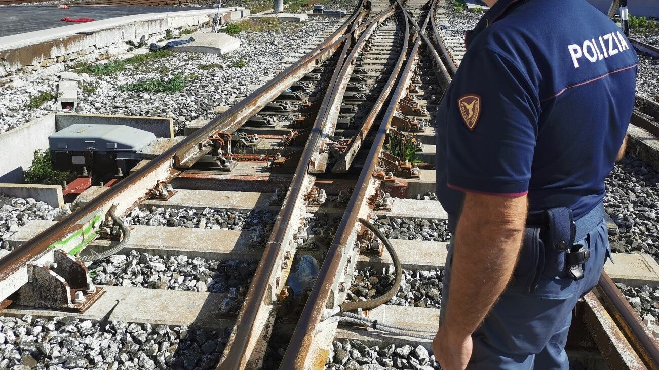 Beccati a rubare rotaie nella stazione di Caserta