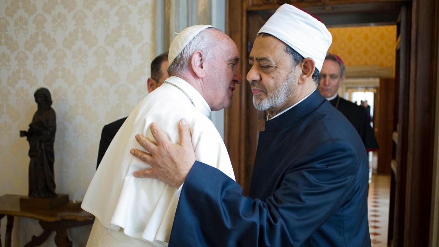 'Colpire le donne a bacchettate' Bufera sulla lezione dell'imam