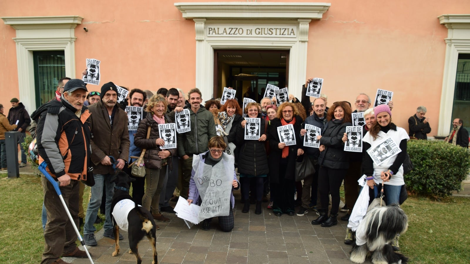 Dire "bastardo" a un sindaco? Può essere reato di solidarietà