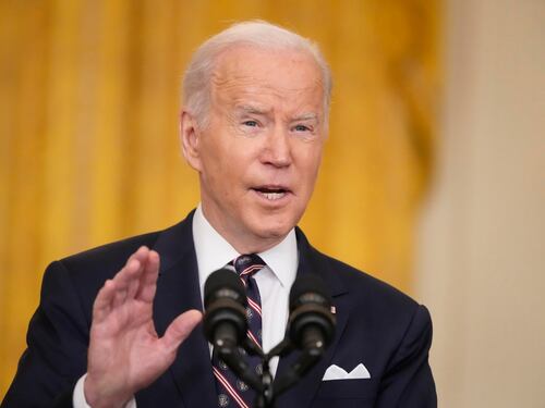 Biden sfida Putin: "Altre truppe in Europa. Ora sanzioni durissime"