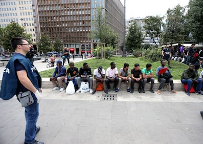 Migranti, nuovo blitz della polizia in stazione Centrale 13