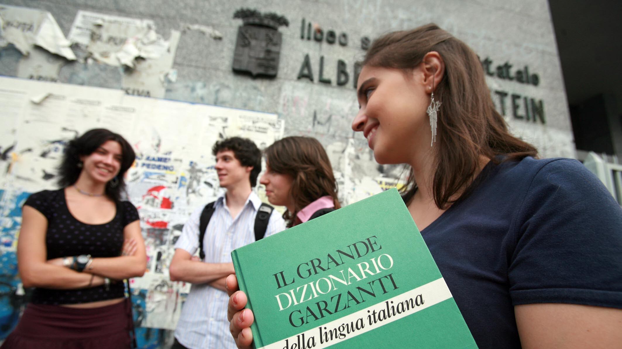 Insulti e offese online: voto in condotta basso per 30 studenti di Milano