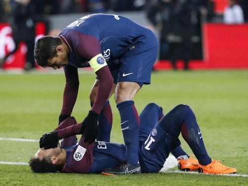 I tifosi del Psg attaccano Neymar: "Suo infortunio gestito ai limiti della decenza"