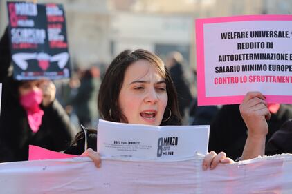 A Milano contro la violenza delle donne: Flash Mob in piazza Duomo 7
