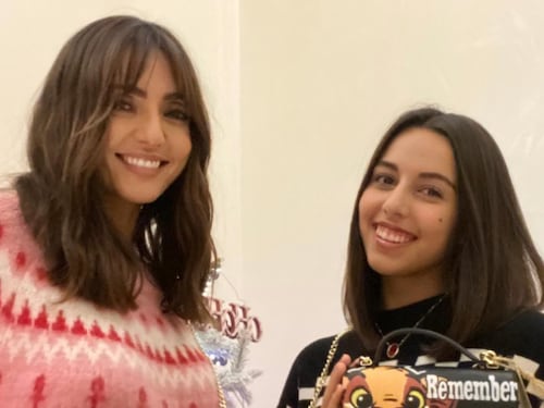 "Mi dicono che sono brutta ma...". La lezione di maturità della figlia di Ambra Angiolini