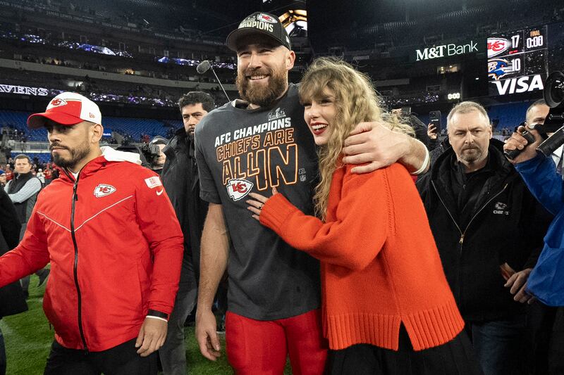 Kelce Swift Chiefs Ravens 2024