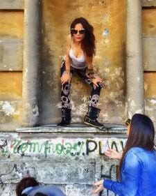 Naike Rivelli topless dal parrucchiere 18