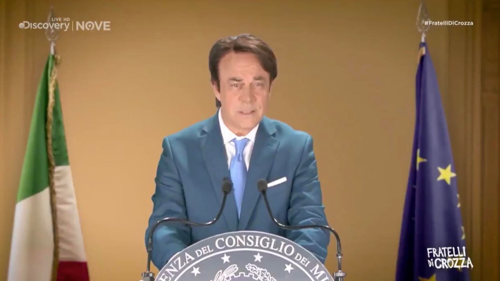 Crozza fa ironia su Conte: "Quanti soldi ci dà l'Ue se arrivano pure le cavallette?"