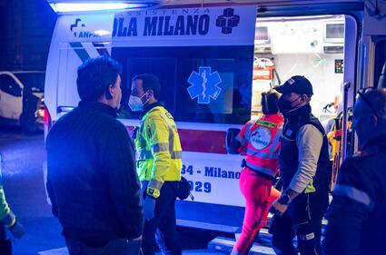 Aggressione a Milano: sei persone ferite, due in modo grave 2