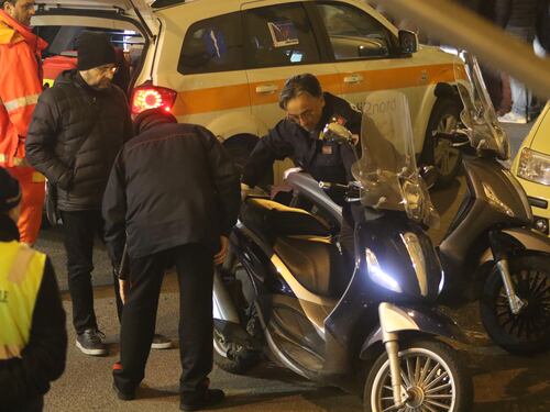 Pistola puntata in faccia per il Rolex: due arresti