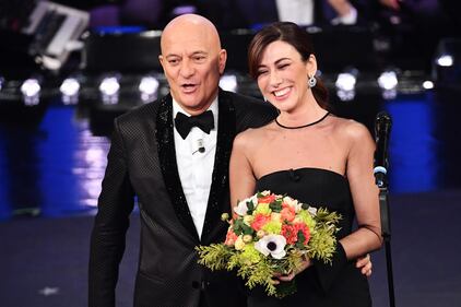 Sanremo, la conduzione a tre tra musica e imprevisti 6