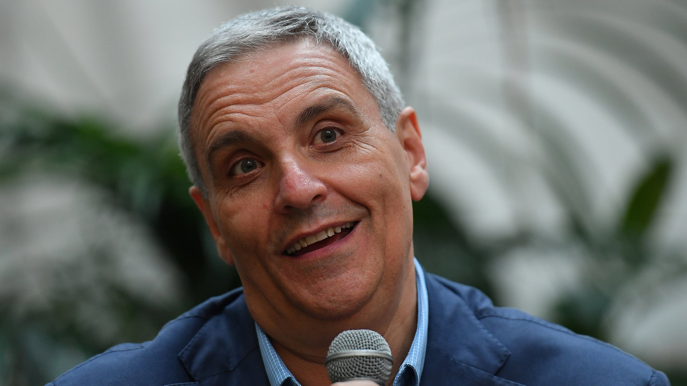 "Le mie trame? Panni stesi tra i vicoli di Napoli..."