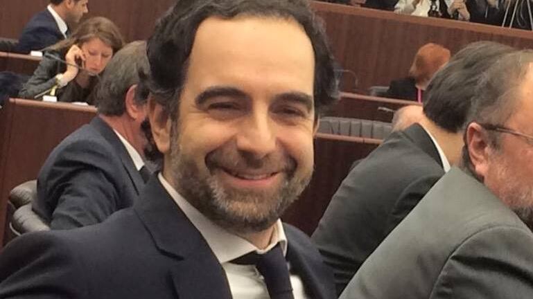 Alfieri a Renzi: "Basta egoismi e schizofrenia, sia generoso e responsabile"