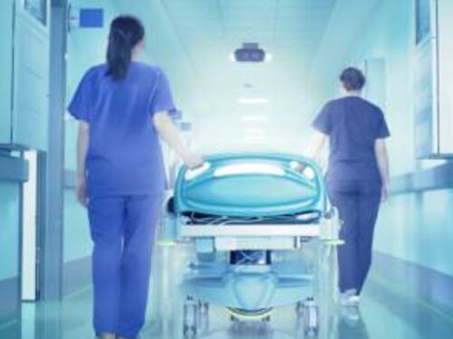 Bari, i prof di Medicina protestano contro il Policlinico: "Non ci pagano"