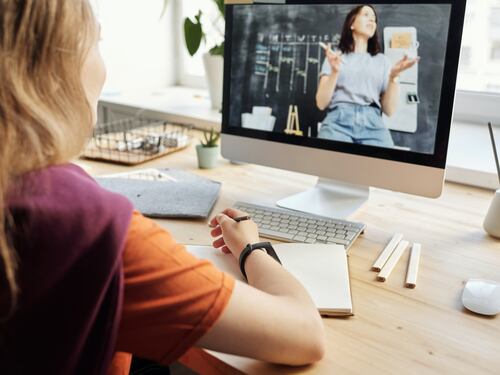 Stress e didattica a distanza, come affrontarla a ogni età
