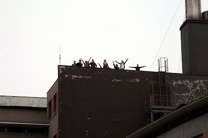 San Raffaele, scontri e feriti 5