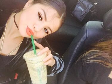 I 23 anni sexy di Selena Gomez (con torta a sorpresa) 10