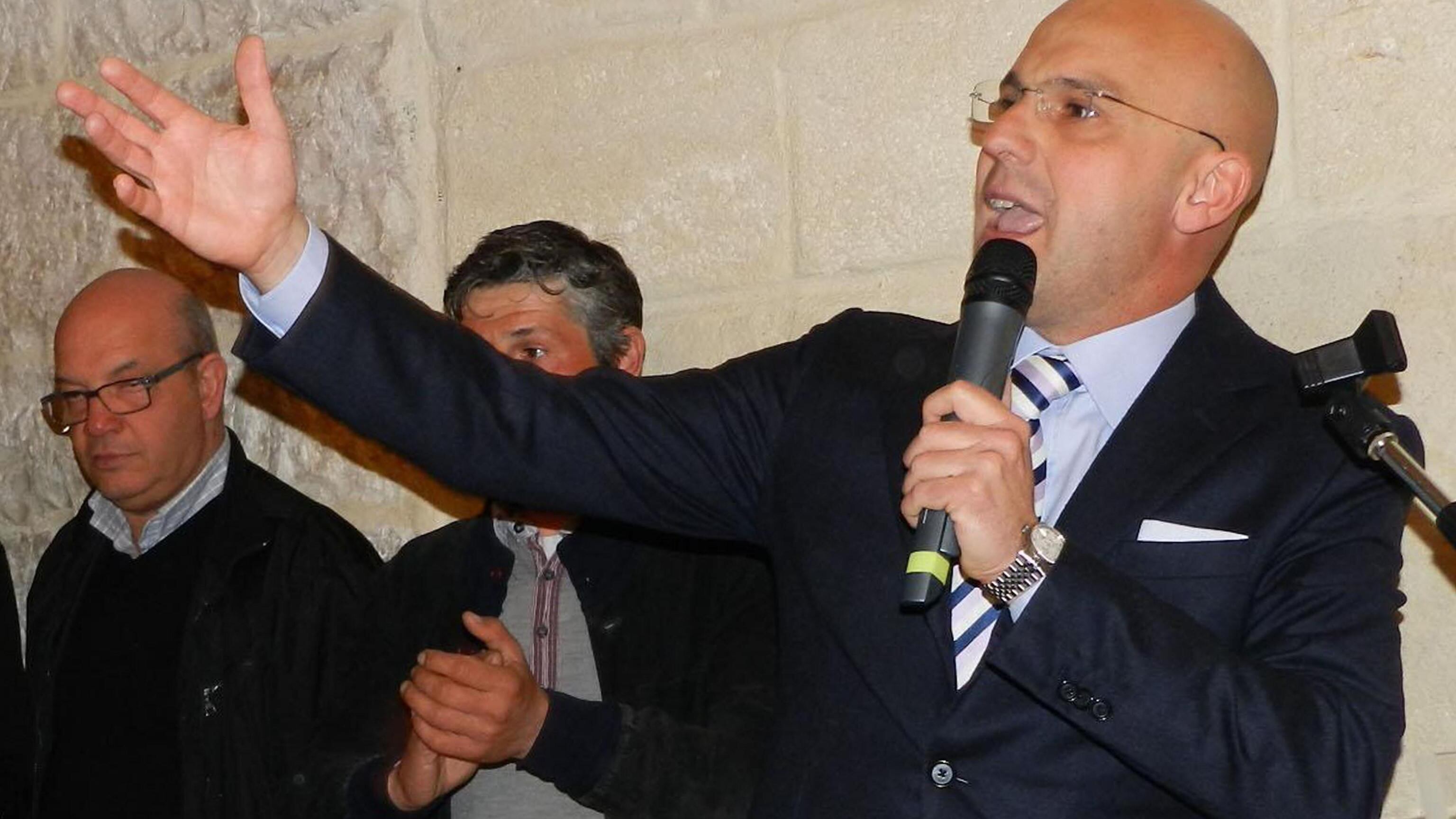 Trani, in manette il sindaco e altre cinque persone