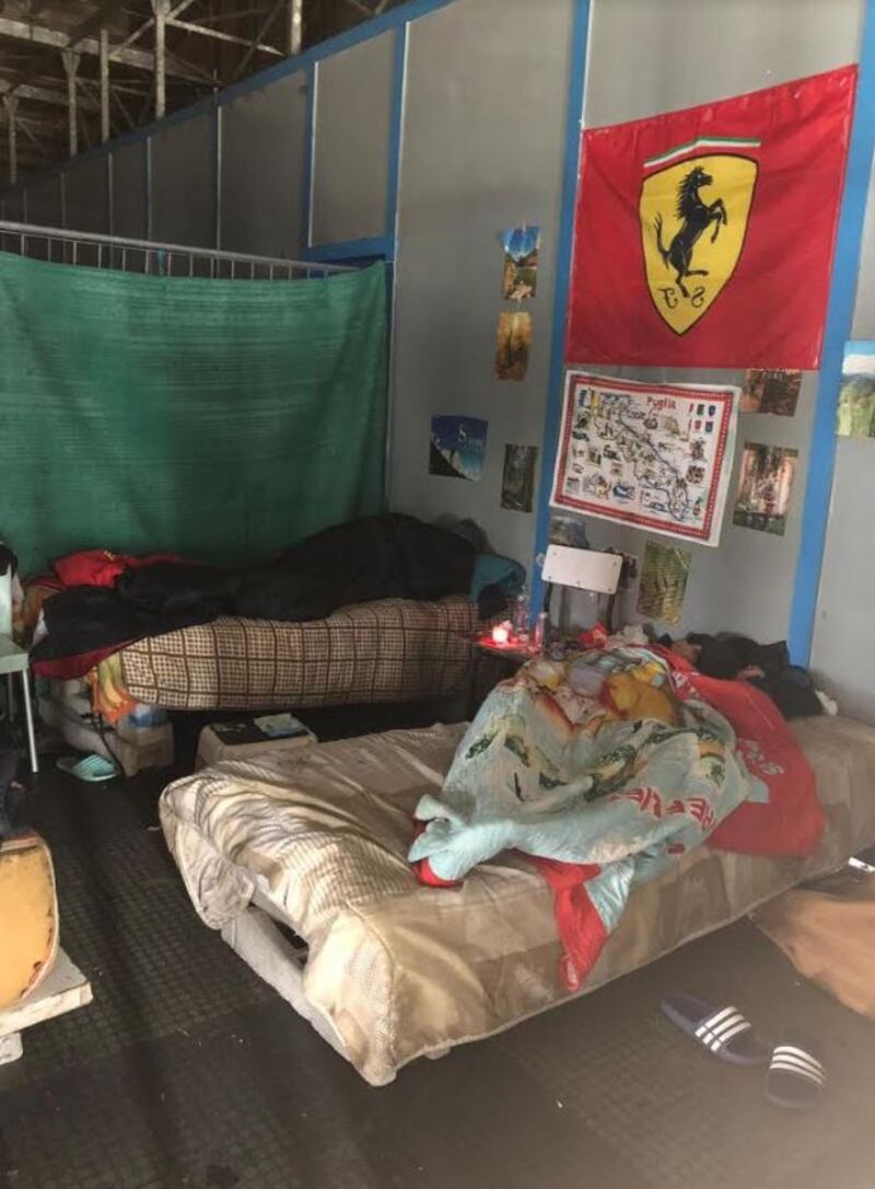 Palasharp, le foto del degrado 2