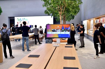 Apple, a Milano primo flagship store 14