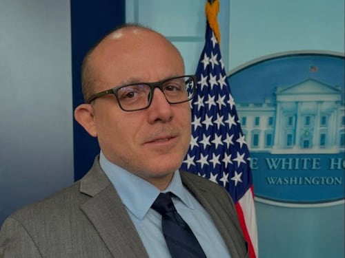 Morto Daniele Compatangelo, corrispondente di La7 a Washington: sua l'intervista a Trump che scatenò lo scontro con Meloni