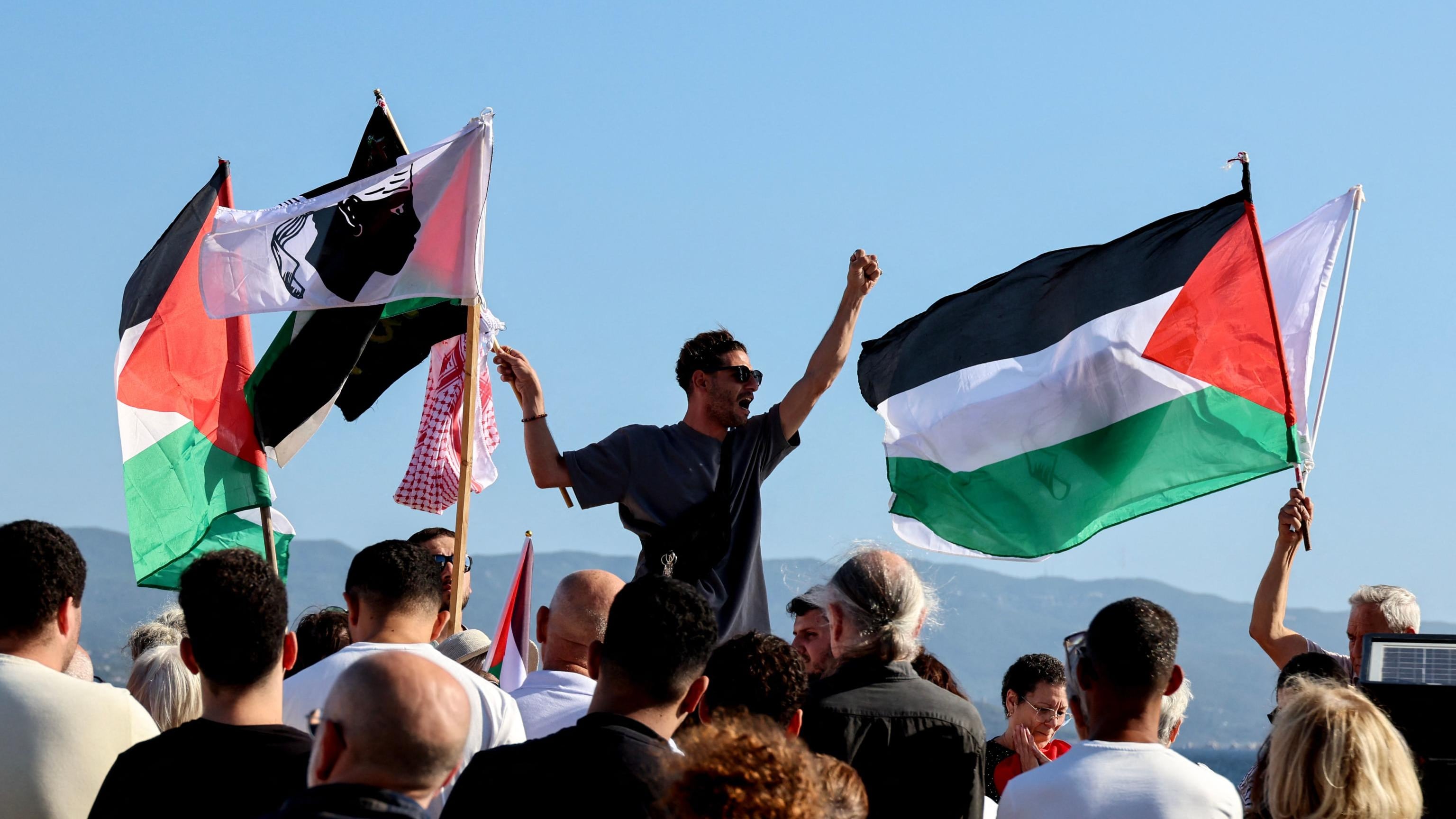 La Flotilla verso Gaza tra scontri e sospetti