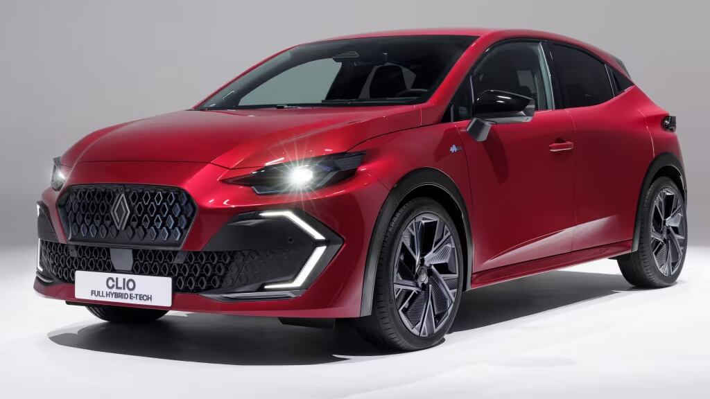 Renault Clio, storia dell'auto francese più venduta di sempre