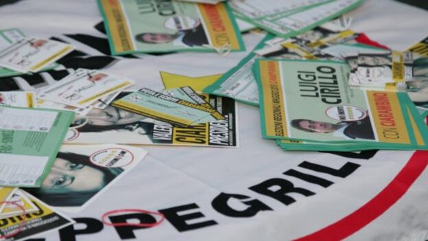 Un nome forte e percentuali bulgare: primarie M5s copiate (male) da Pd e Lega