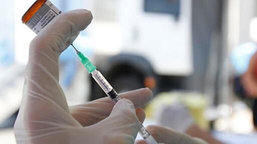C'è il nuovo ordine di priorità: ecco chi può vaccinarsi subito