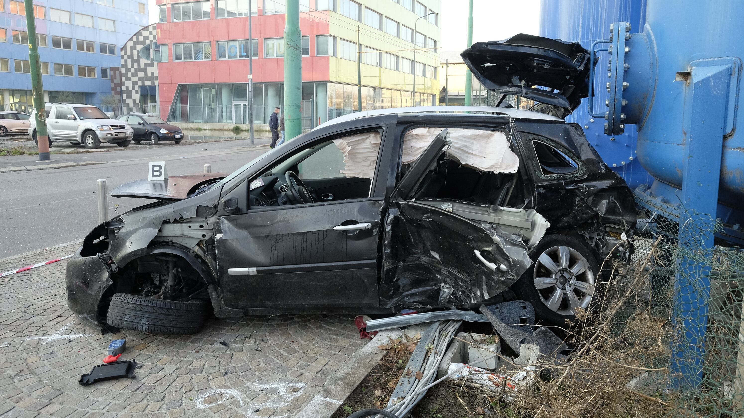 Schianto all'alba: 2 morti e 4 feriti. Un ubriaco finisce in manette per omicidio stradale