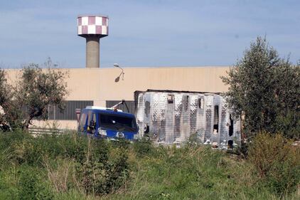 Mitragliette e molotov, l'assalto al portavalori 6
