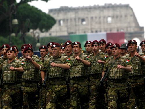 Niente parata? Un errore non far sfilare i nostri militari