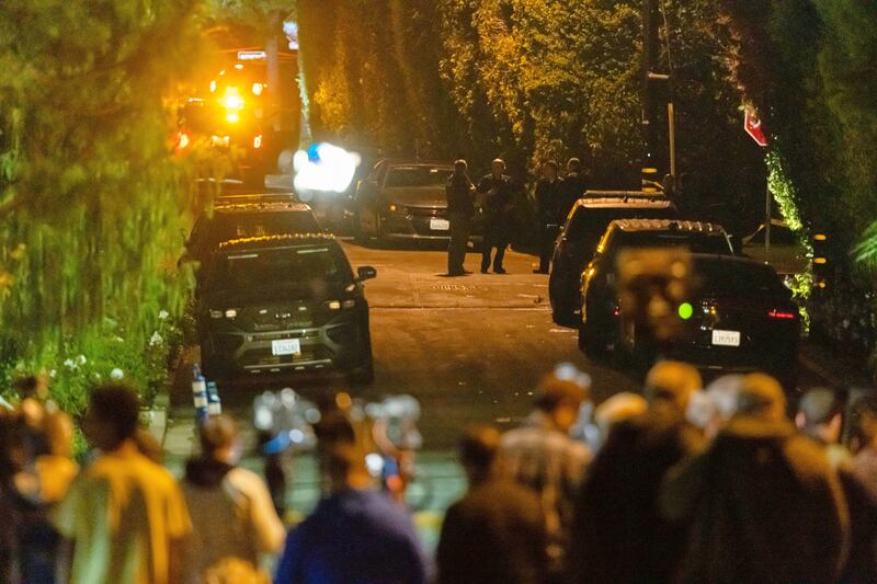 Il regista Rob Reiner e la moglie accoltellati nella loro villa 7